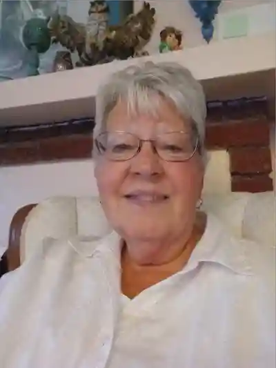 Photo of Nancy Macomber